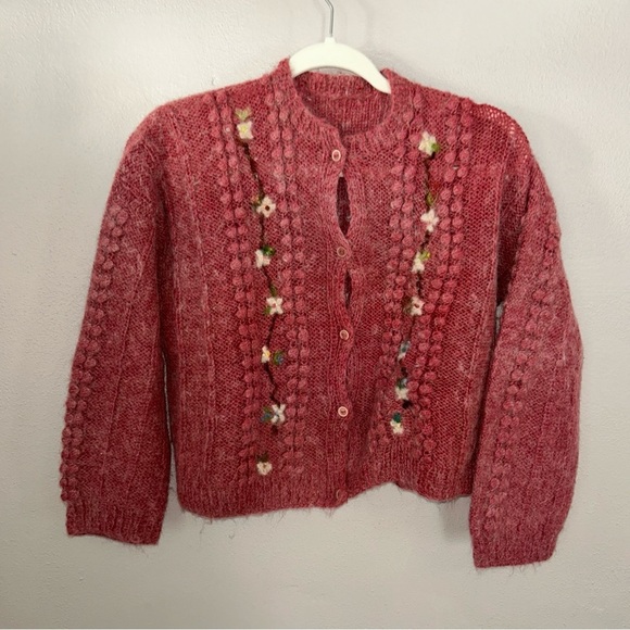 Sweaters - VTG WOOL blend granny core  floral Knit cardigan sweater